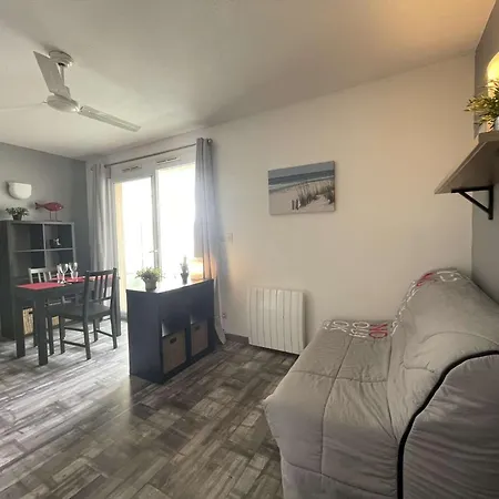 - Lr030-e110 Apartment *